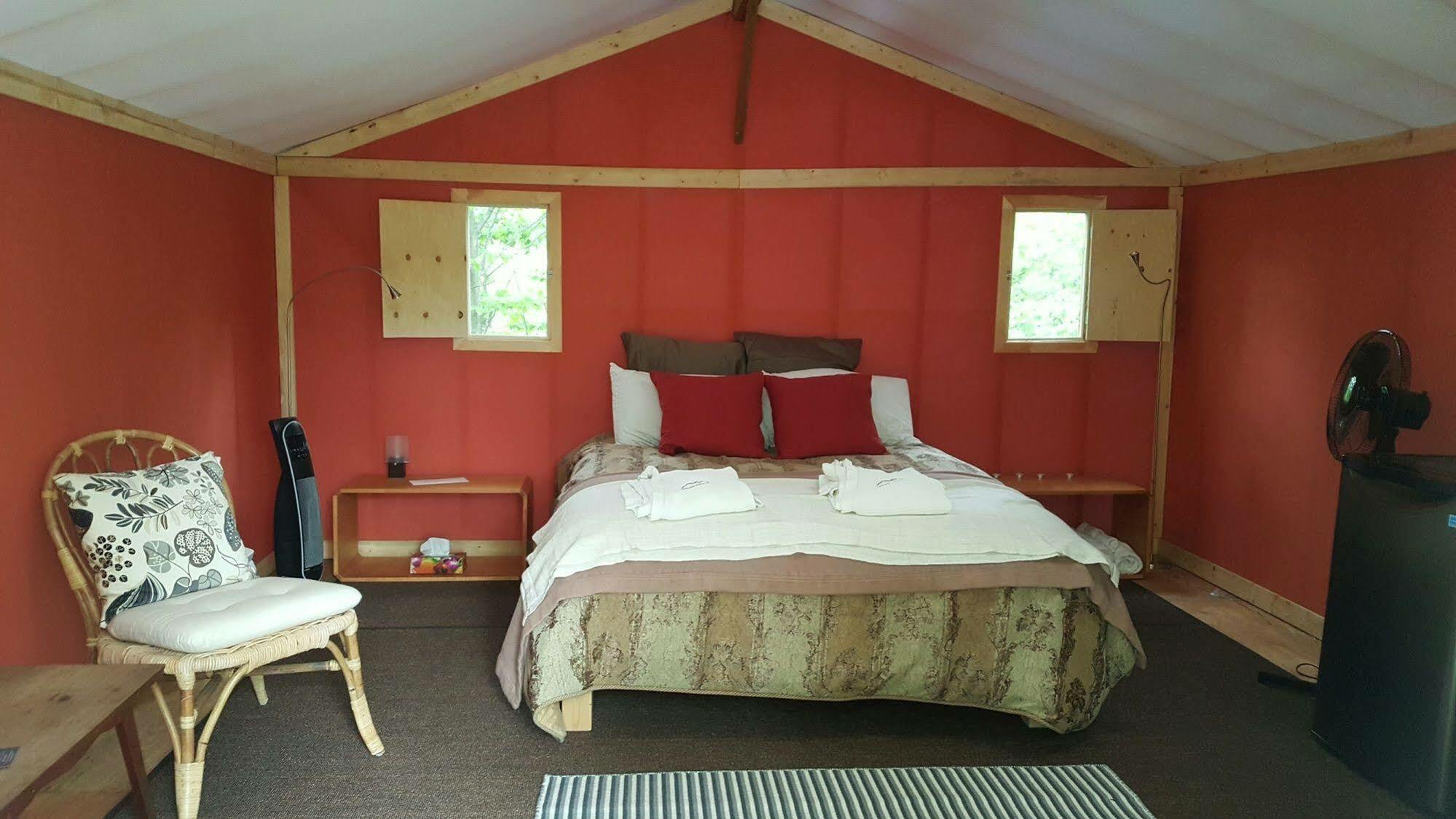 Eco Spa Highland Grenville-Sur-La-Rouge Eksteriør bilde